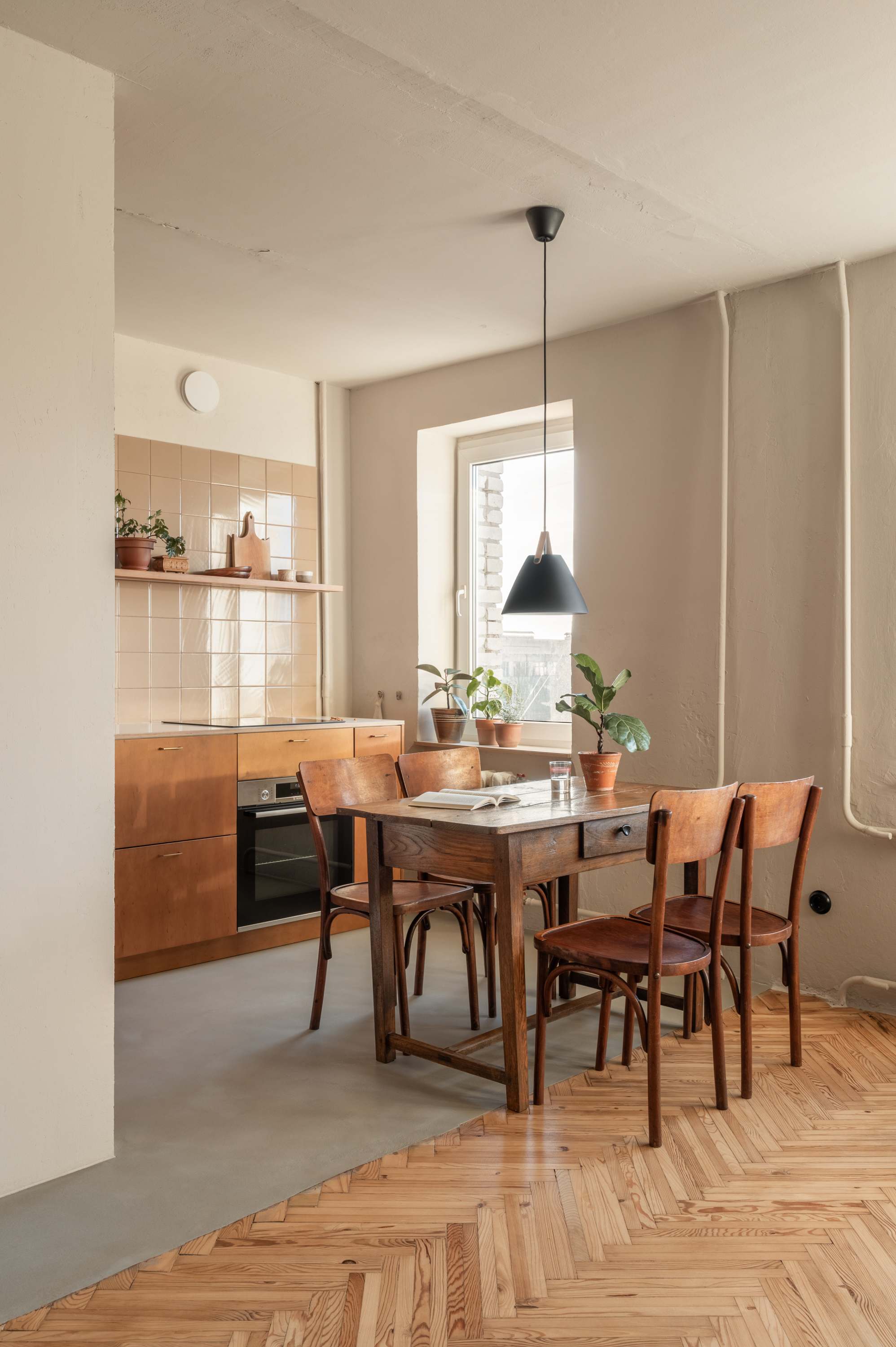 若ZOZULKA为特定人名、地名或品牌名等专有名词，通常可直接音译为佐祖尔卡  丨乌克兰利沃夫丨Iryna Bilohan-38