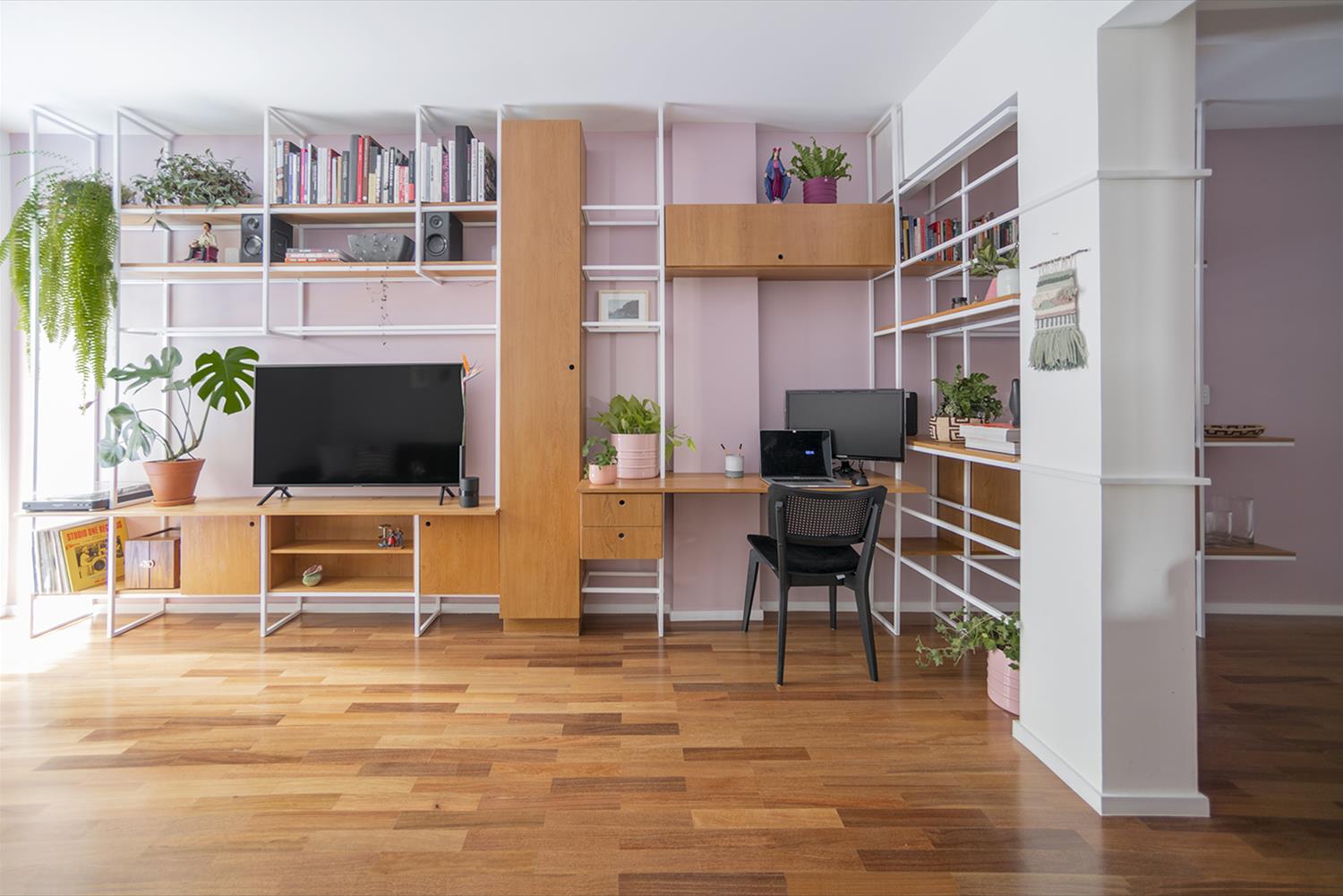 复古公寓翻新 | 多功能设计与自然元素的完美结合-8