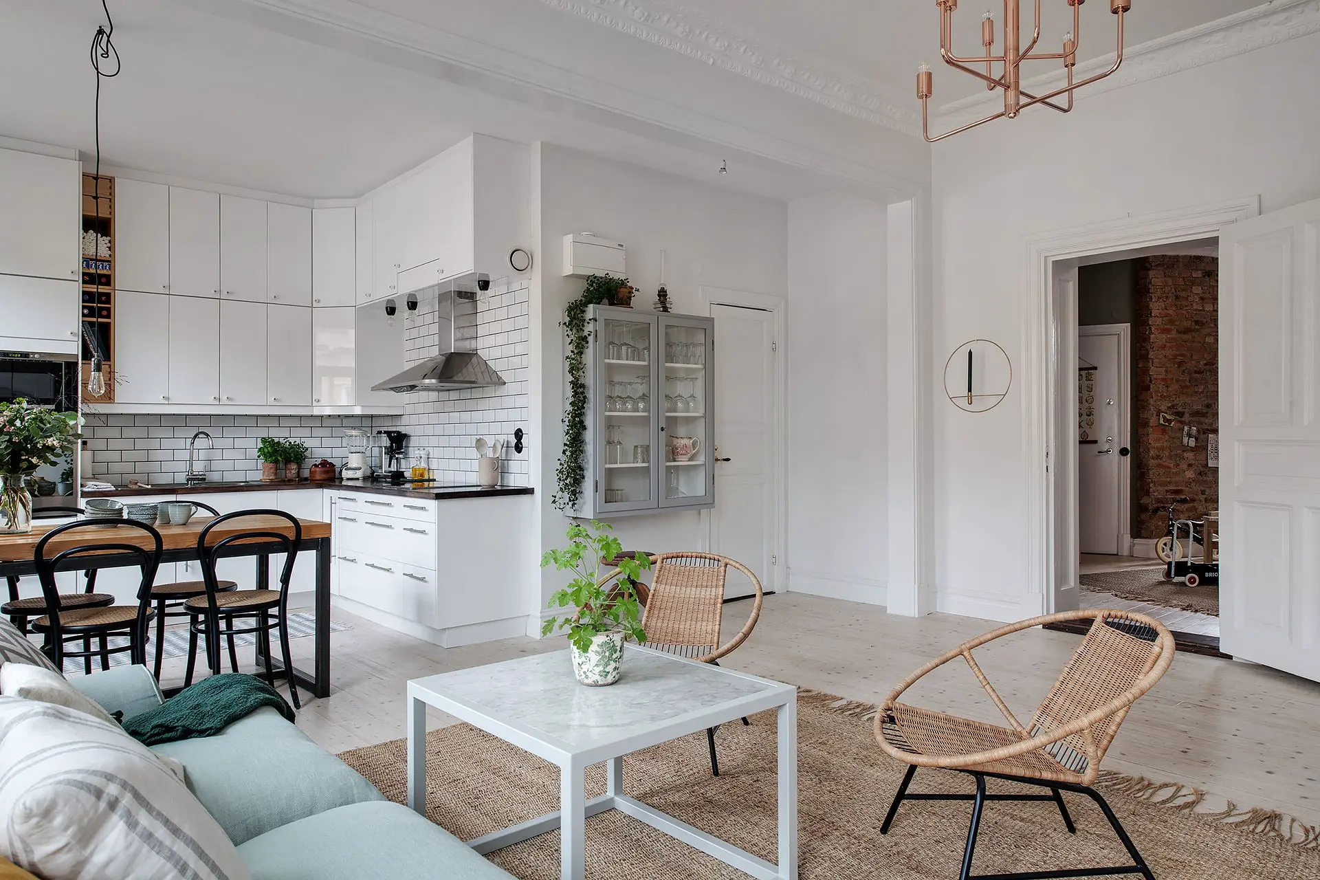 瑞典百年建筑的现代厨房改造-9