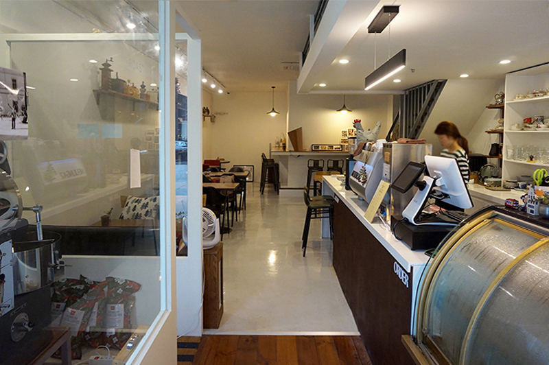 42 号店铺，21 平米纯白现代咖啡馆设计-5