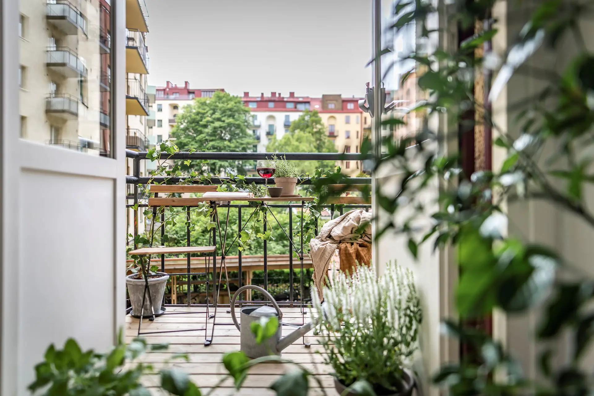 瑞典公寓绿色植物装饰设计-10