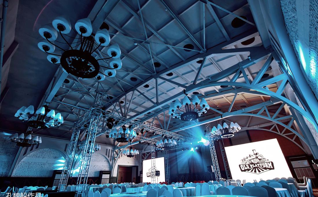 80 年代老车站焕新颜,设计师的怀旧之作-16