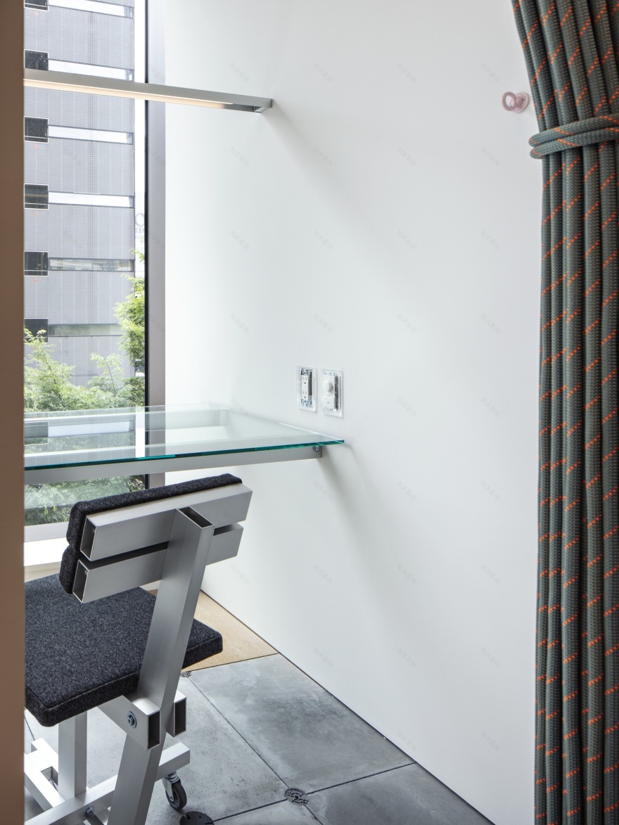 HAKUHODO Gravity 办公室丨日本丨DDAA-32