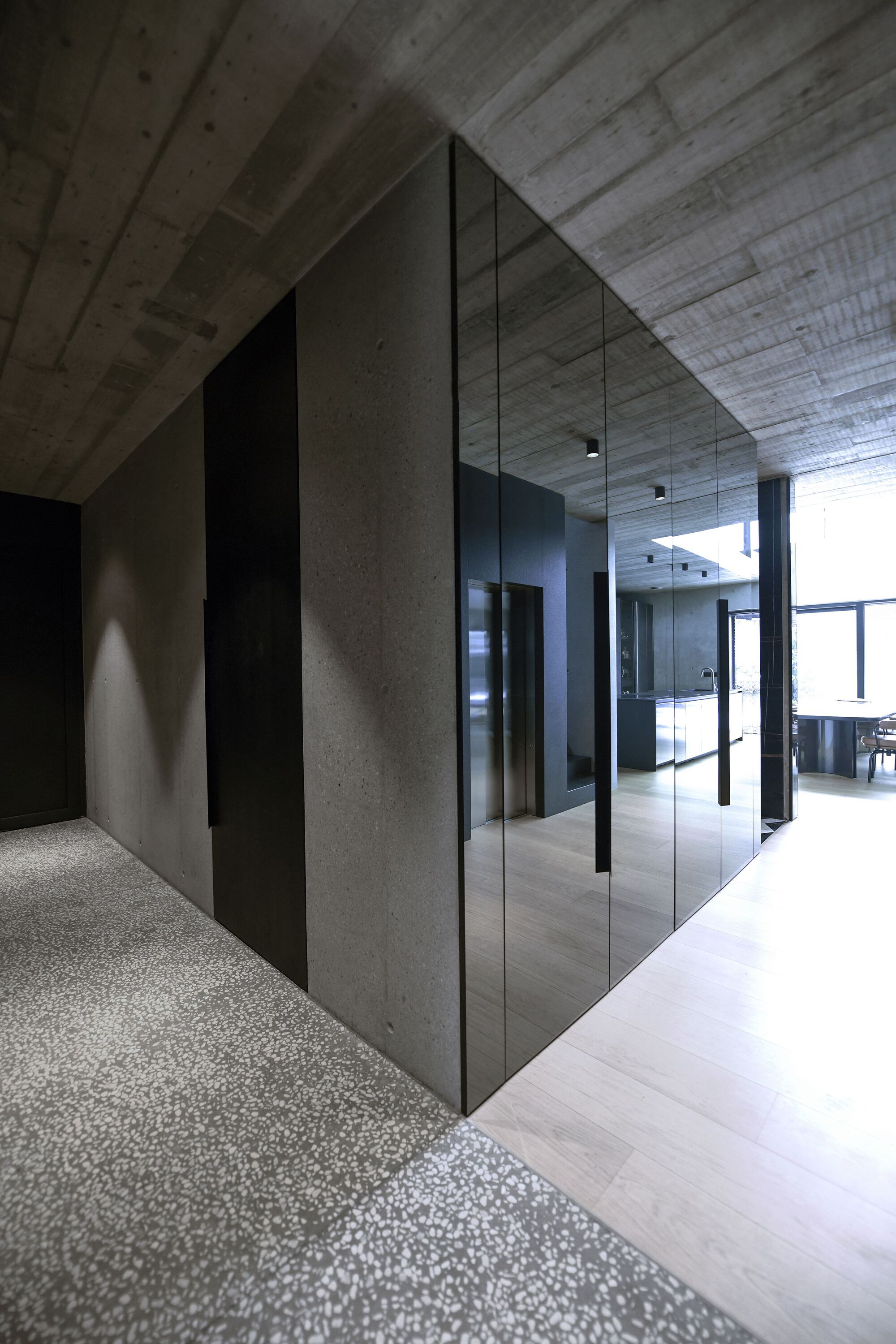 错层式房屋丨Slovenia丨OFIS Architects-32