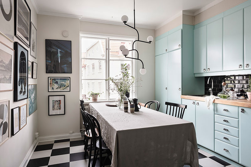 哥德堡大胆蓝色公寓，充满装饰的 65 平米空间-12