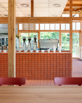 蓝瓶咖啡（Blue Bottle Coffee）丰洲店丨日本东京