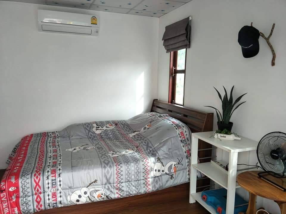 年轻农民在自然中建造的36平小屋丨泰国-13