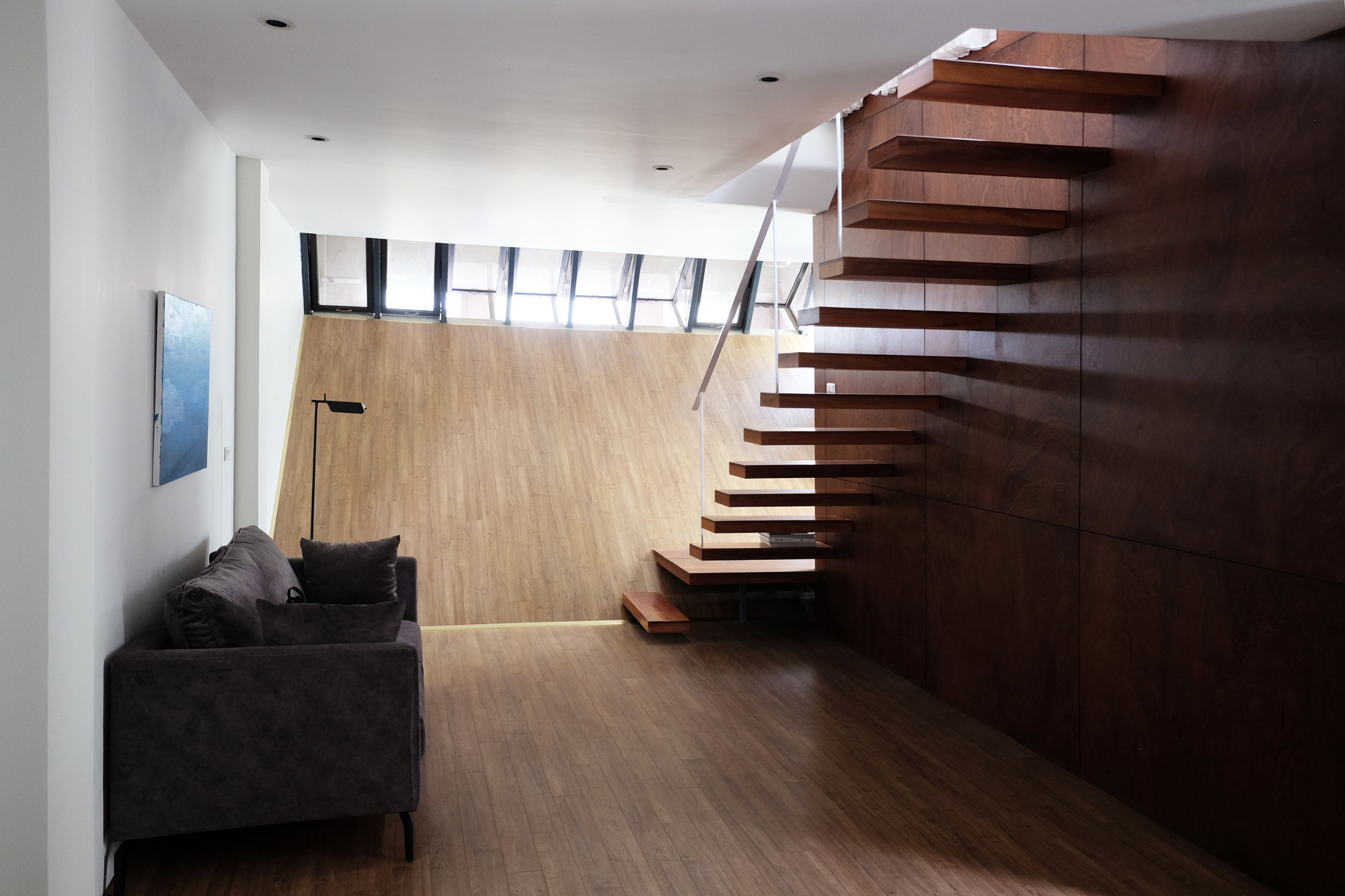 Inside Uniform House / NNA+-17