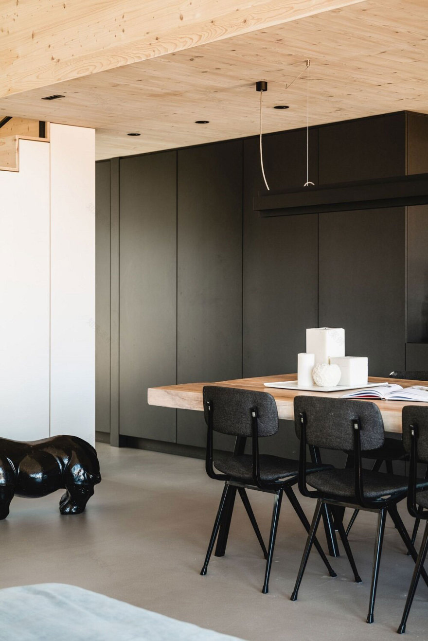 "阿姆斯特丹前学校改造的木质阁楼美居"-13