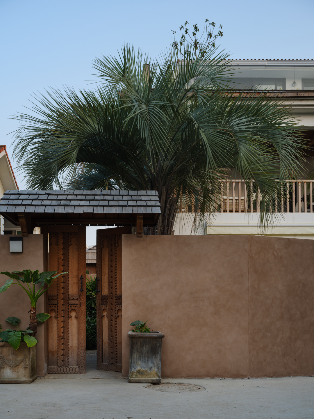 度假风情融入日常的 450㎡大宅设计-0