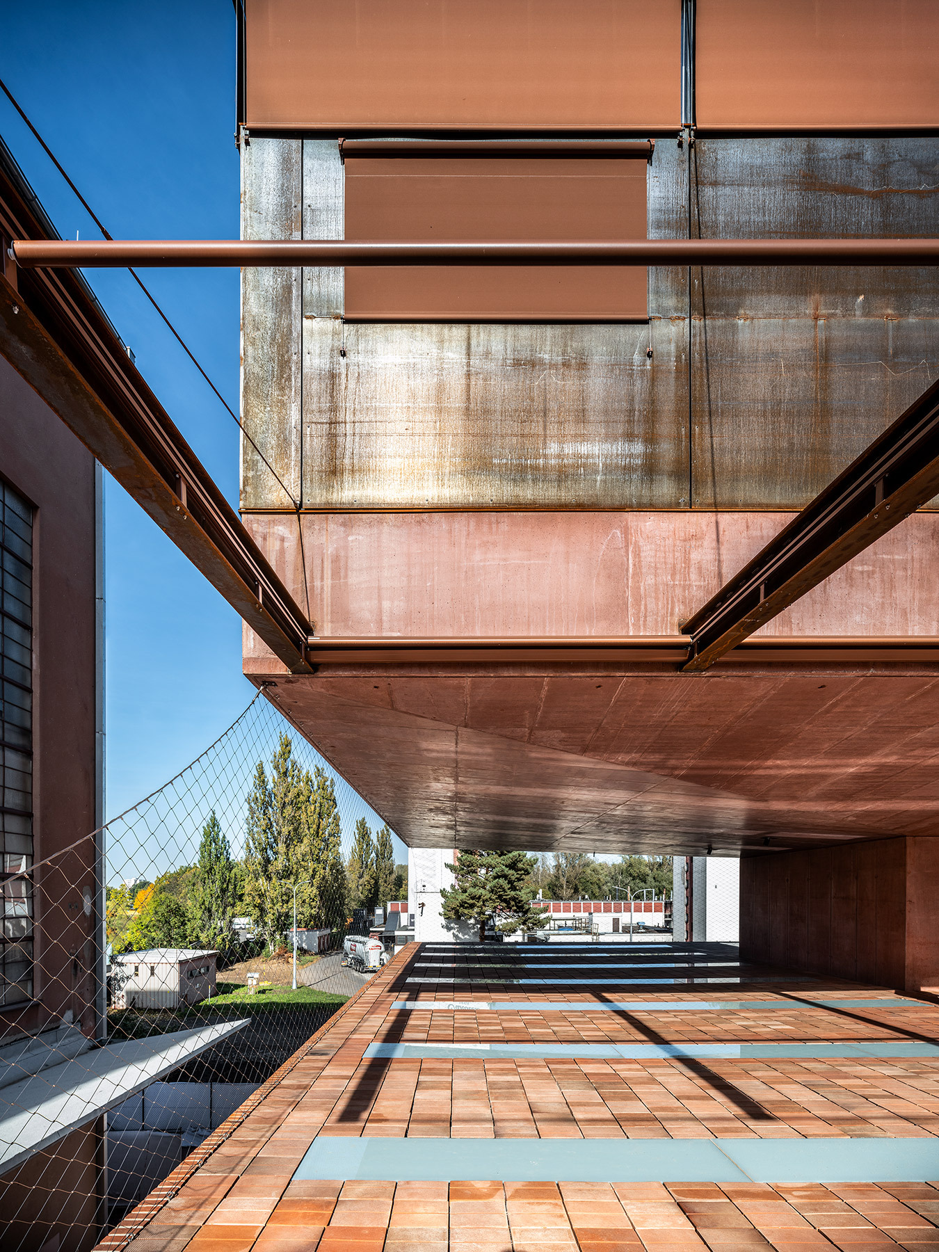 新舊共榮的城市典範：捷克舊磨坊改造，融合藝廊、教育中心、市民共享的文化場域 | FAM-36