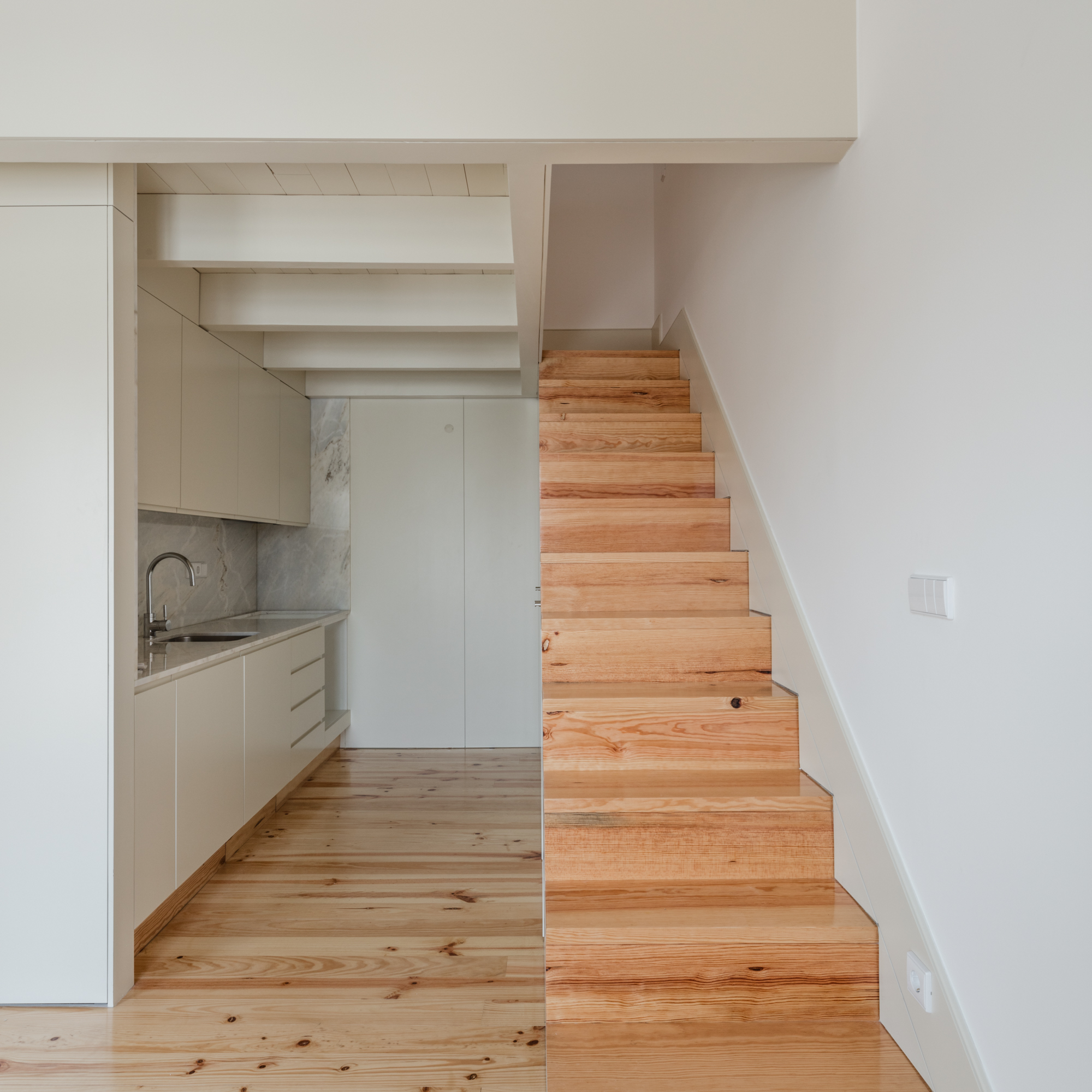 葡萄牙波尔图极简主义住宅设计 | Rua da Boavista 公寓改造-7