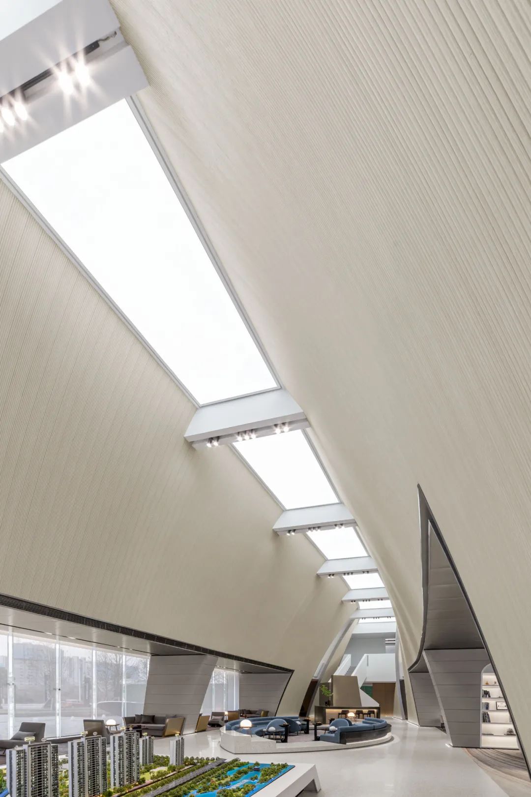 星际遐想 · 长沙京东洋湖销售中心丨中国长沙丨广州道胜设计有限公司-35