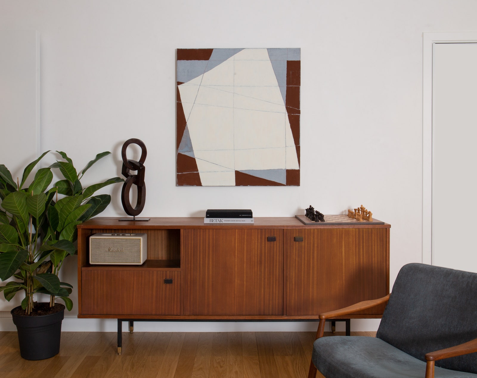 巴黎 Pigalle 区悬浮小公寓的惊艳设计-12