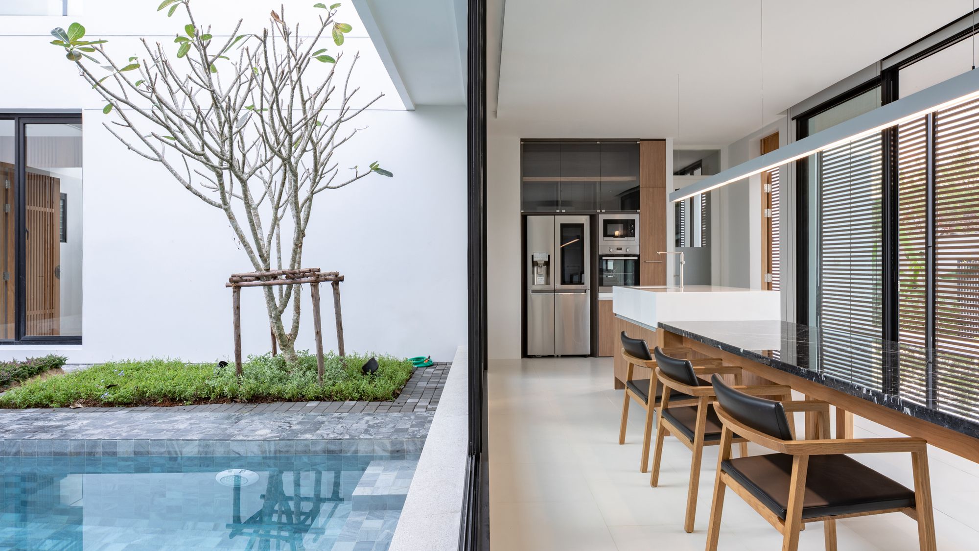 曼谷郊区六居室庭院住宅-49