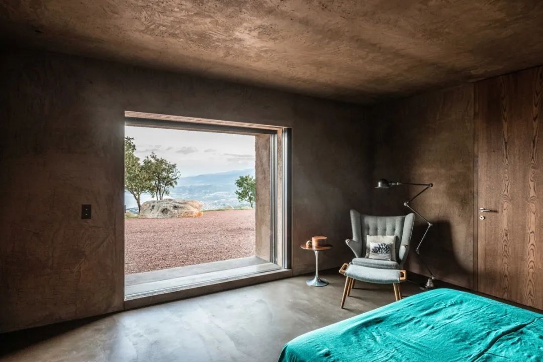 MORQ 建筑事务所打造简约纯粹的意大利海滨别墅-32