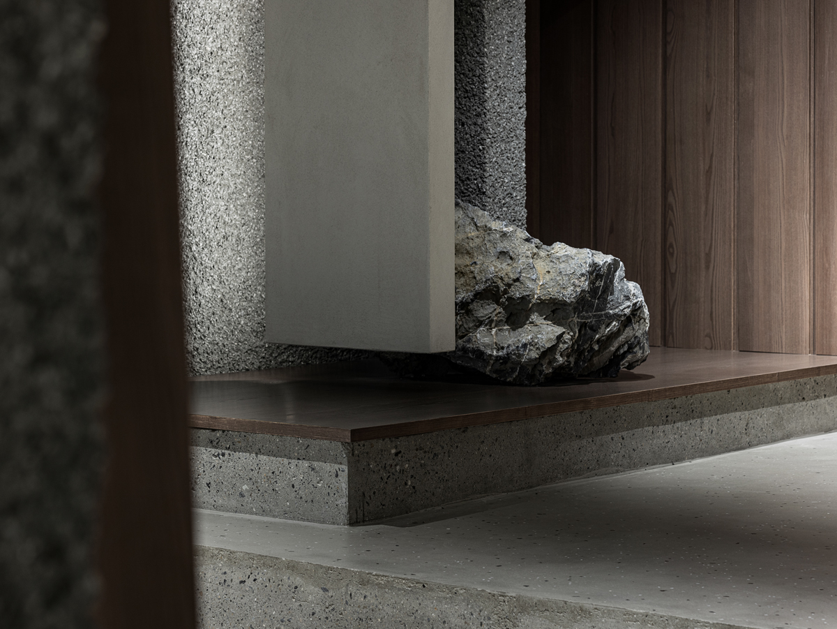 ROUGHSIDE | LABOTORY-19