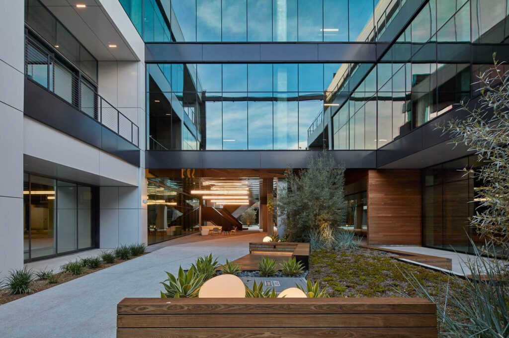 "HLW 重塑洛杉矶西区,空中庭院成为新焦点"-0