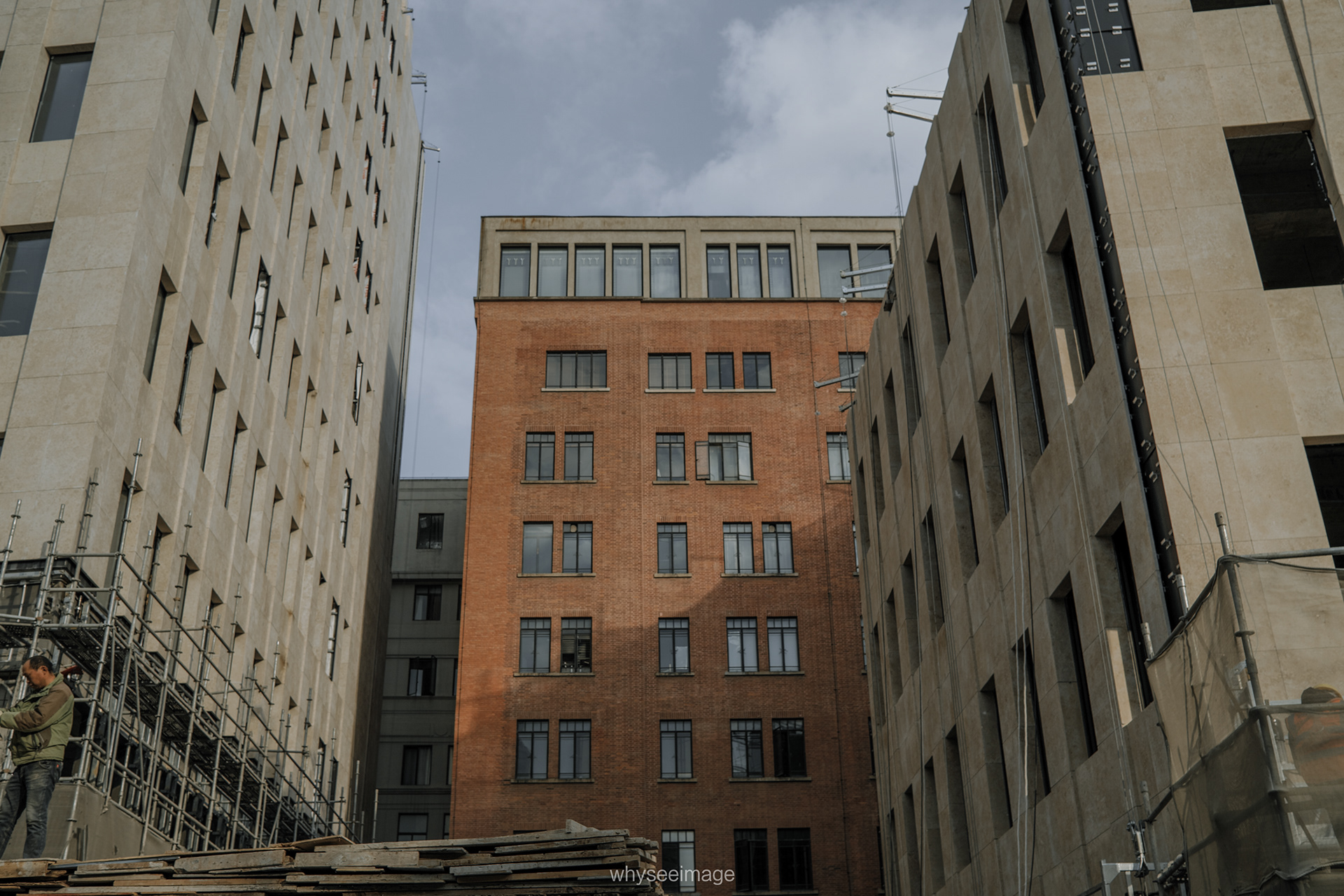 在被框选的画面之外 · 不如回到街头丨中国上海丨whyseeimage-31