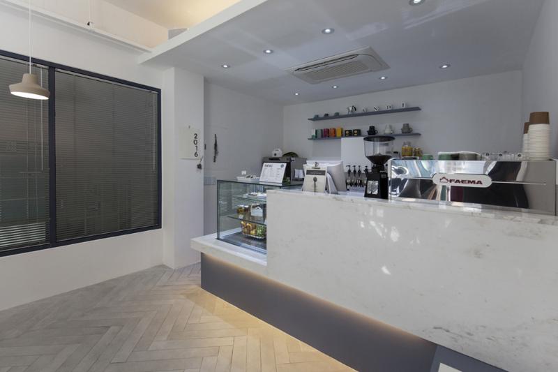 现代简约九坪咖啡厅，打造温馨舒适空间-4