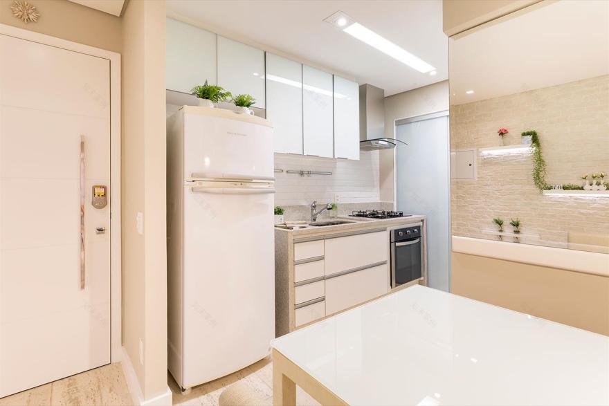 巴西 60 平米浪漫木居,一体化设计展现宜居之美-3