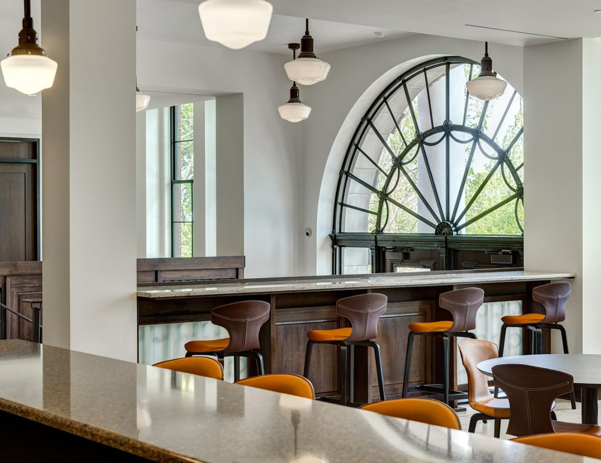 西密歇根大学校友中心 | 历史与现代的完美融合-13