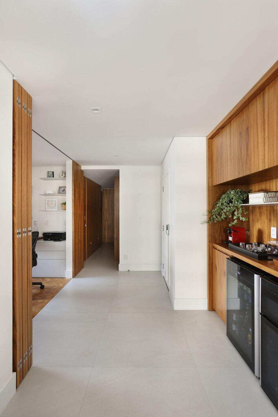 热带风情融入圣保罗公寓丨巴西圣保罗丨Dirani e Marchió-14