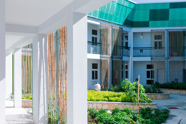 GHESKIO Tuberculosis Hospital / MASS Design Group-41