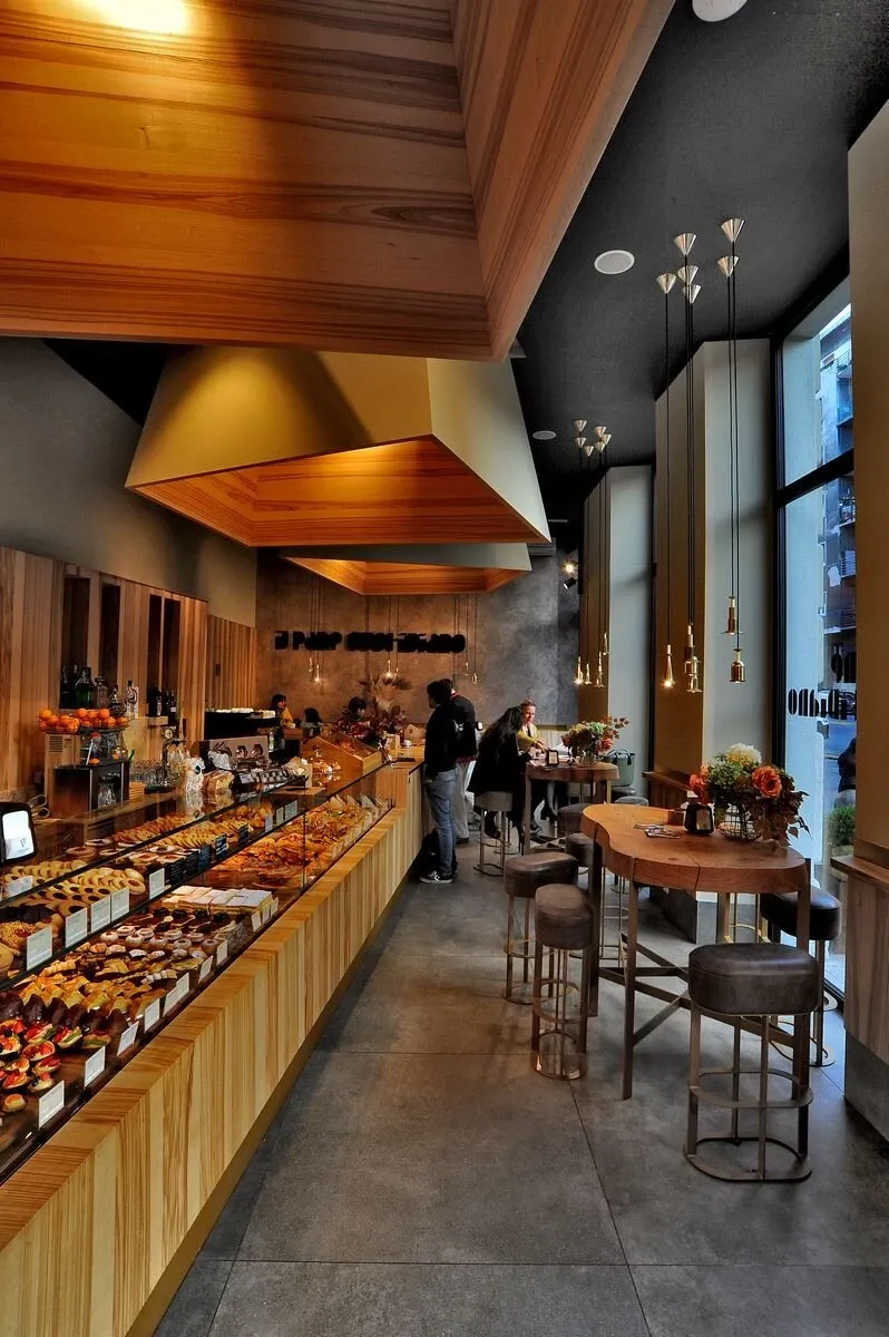 意大利热面包店的动感空间设计丨意大利的里雅斯特-8