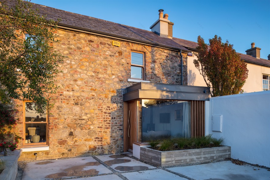 都柏林湾畔“扭曲阶梯”住宅,打造私密庭院空间-6