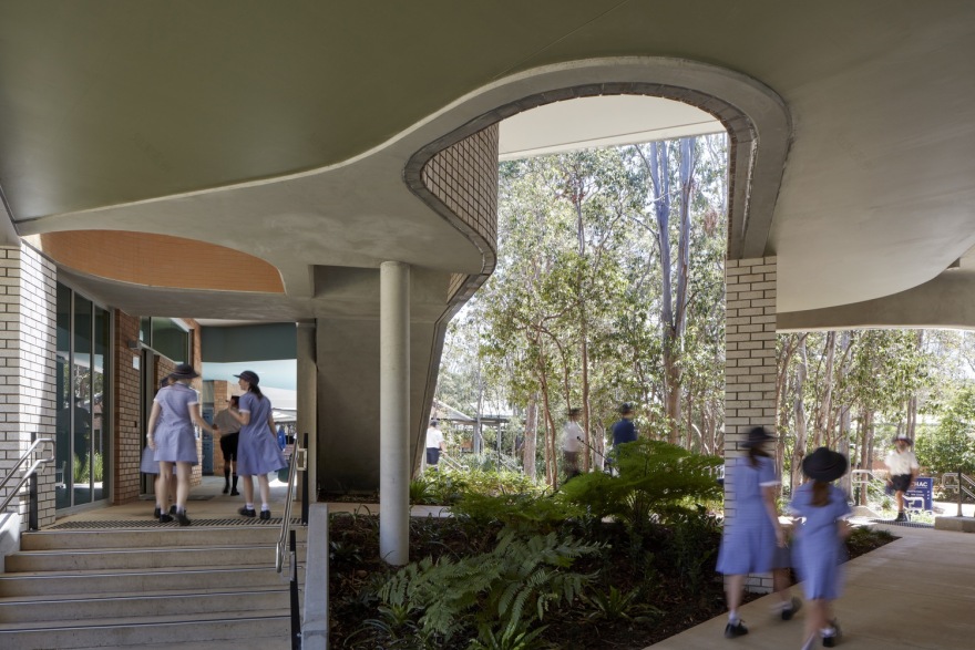 Cannon Hill Anglican College D Block | 融入自然的灵活学习空间-24