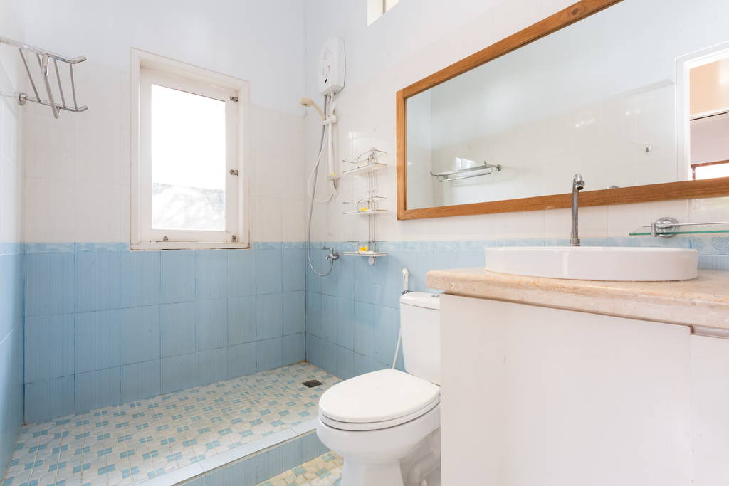 实用巴厘风格小屋与简易热带花园设计-18