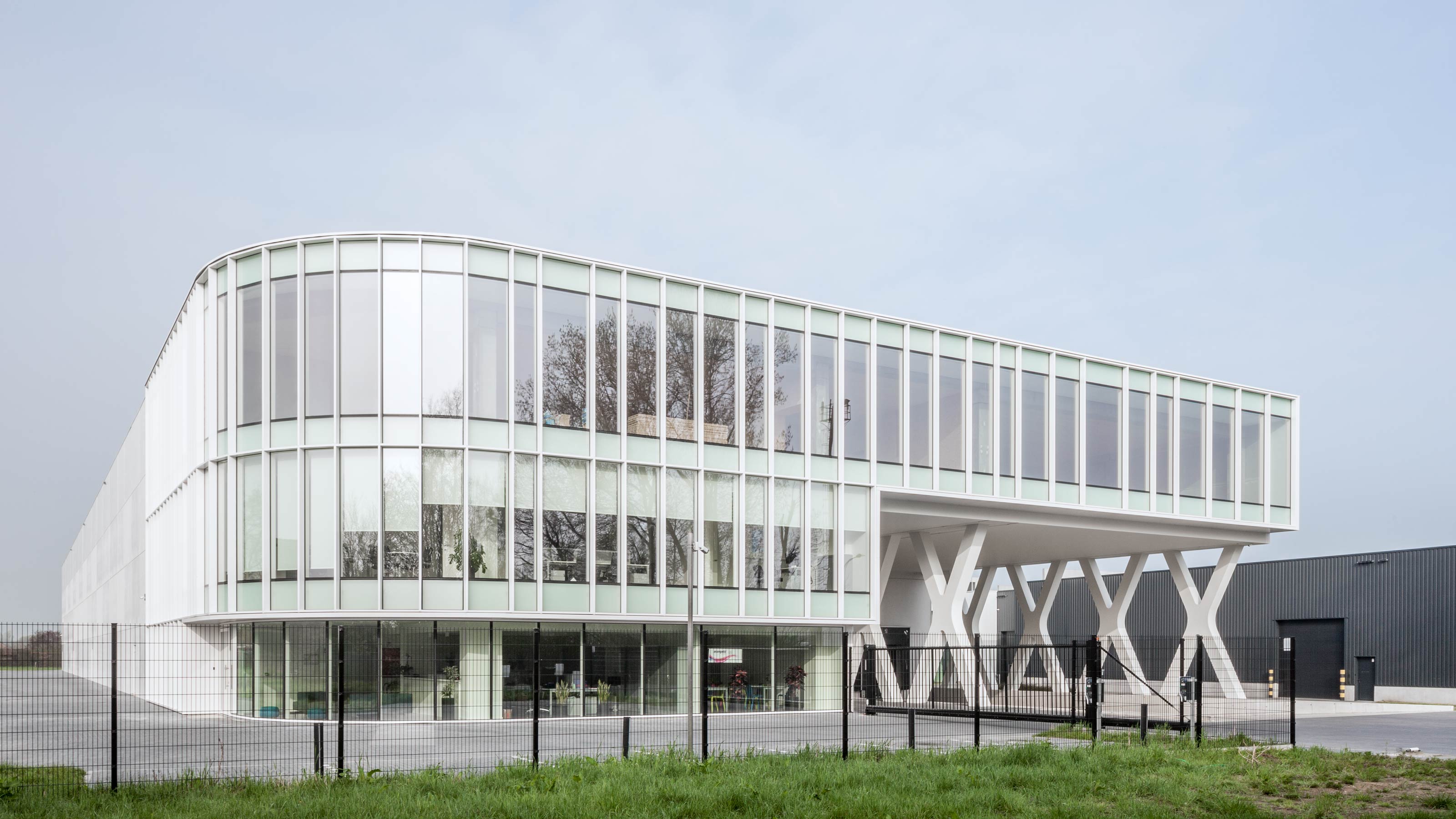 欧陆首秀 · Yankon LED 的“光之建筑”设计丨比利时丨wilma wastiau-7