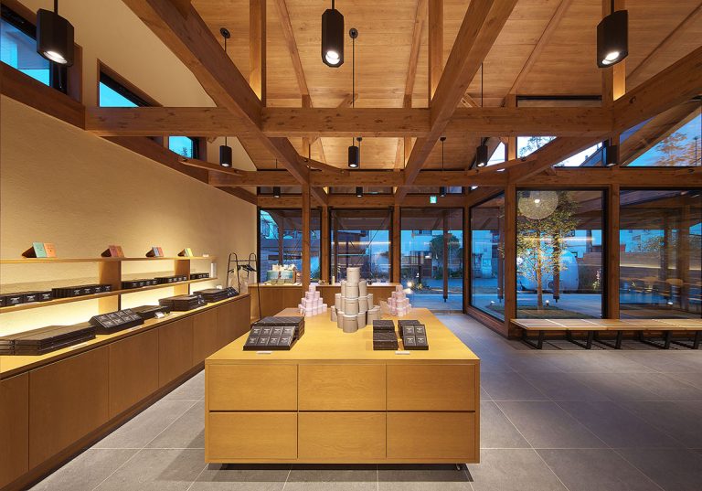 神奈川镰仓香草豆（注：Kamakura一般指日本神奈川县镰仓市，结合前面VANILLABEANS推测为镰仓产香草豆） 丨日本神奈川丨岩本 勝也＋エンバディデザイン-11