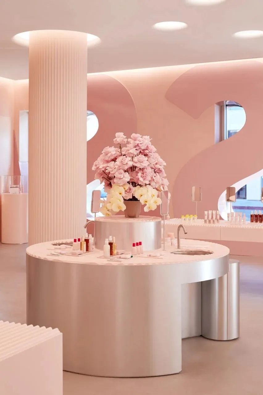 洛杉矶 Glossier 美妆店丨美国洛杉矶丨Glossier 内部团队-14