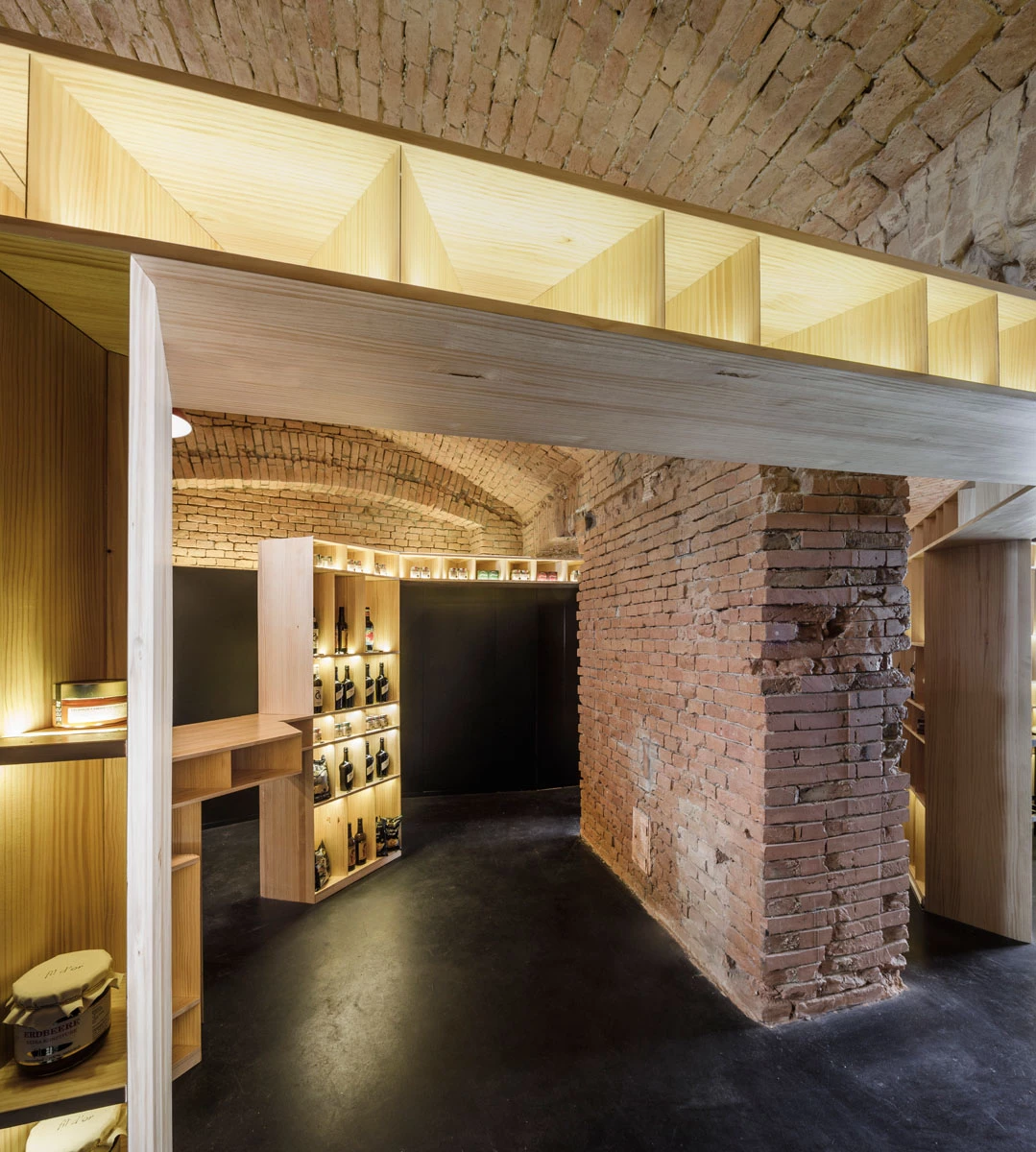 灵活多变的西班牙风情商铺设计-16