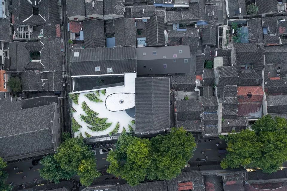 古城里的宝藏盒子 - 扬州慢×新华书店 / Wutopia Lab-12