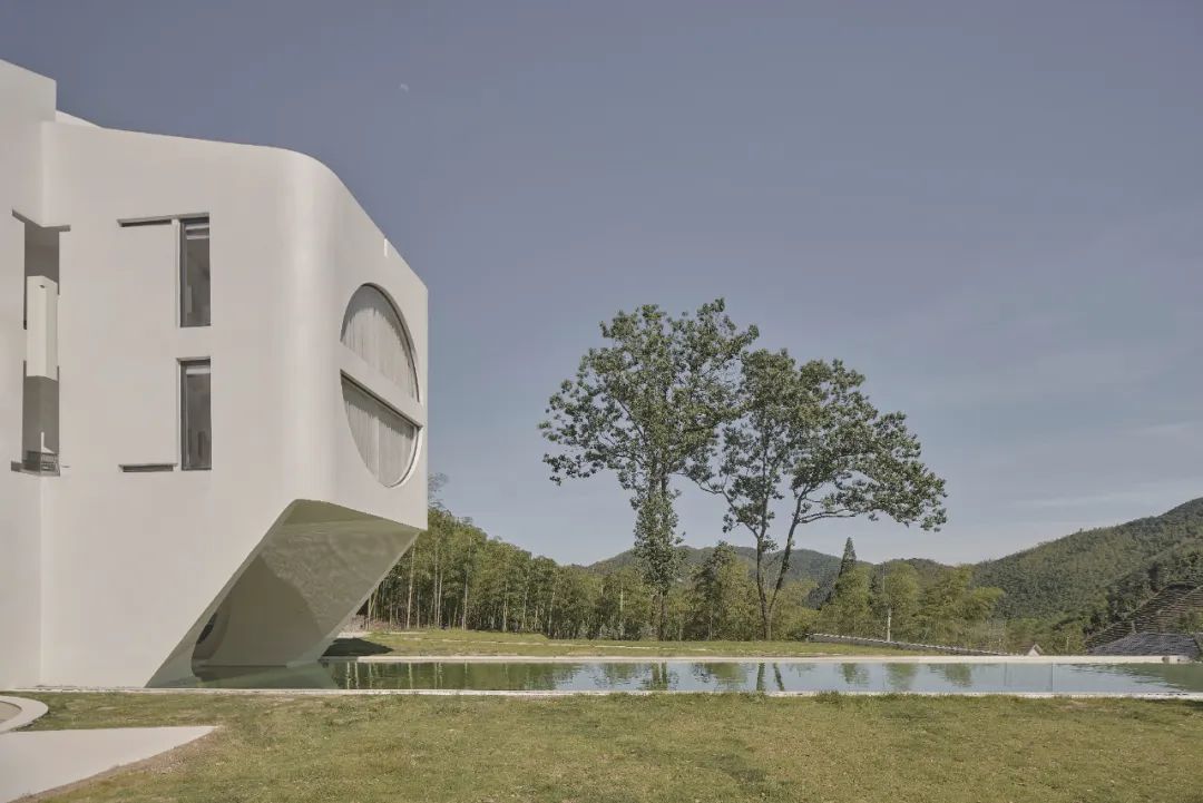 丁鹏文：莫干山的天外来物-荒序民宿丨中国湖州丨尔我空间设计研究室-5