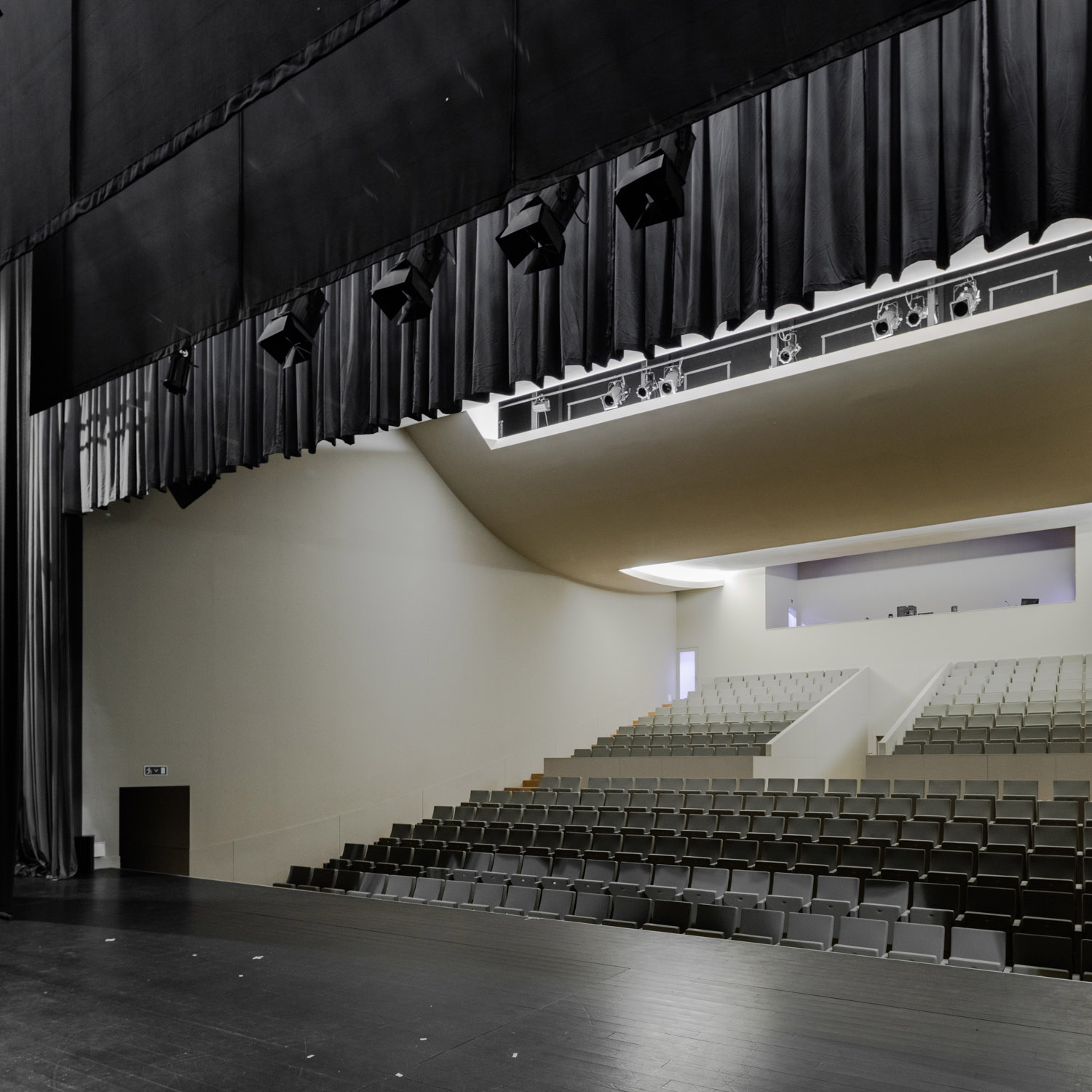 Llinars del Vallès礼堂剧院，西班牙 / Álvaro Siza Vieira + Aresta Arquitectura-120