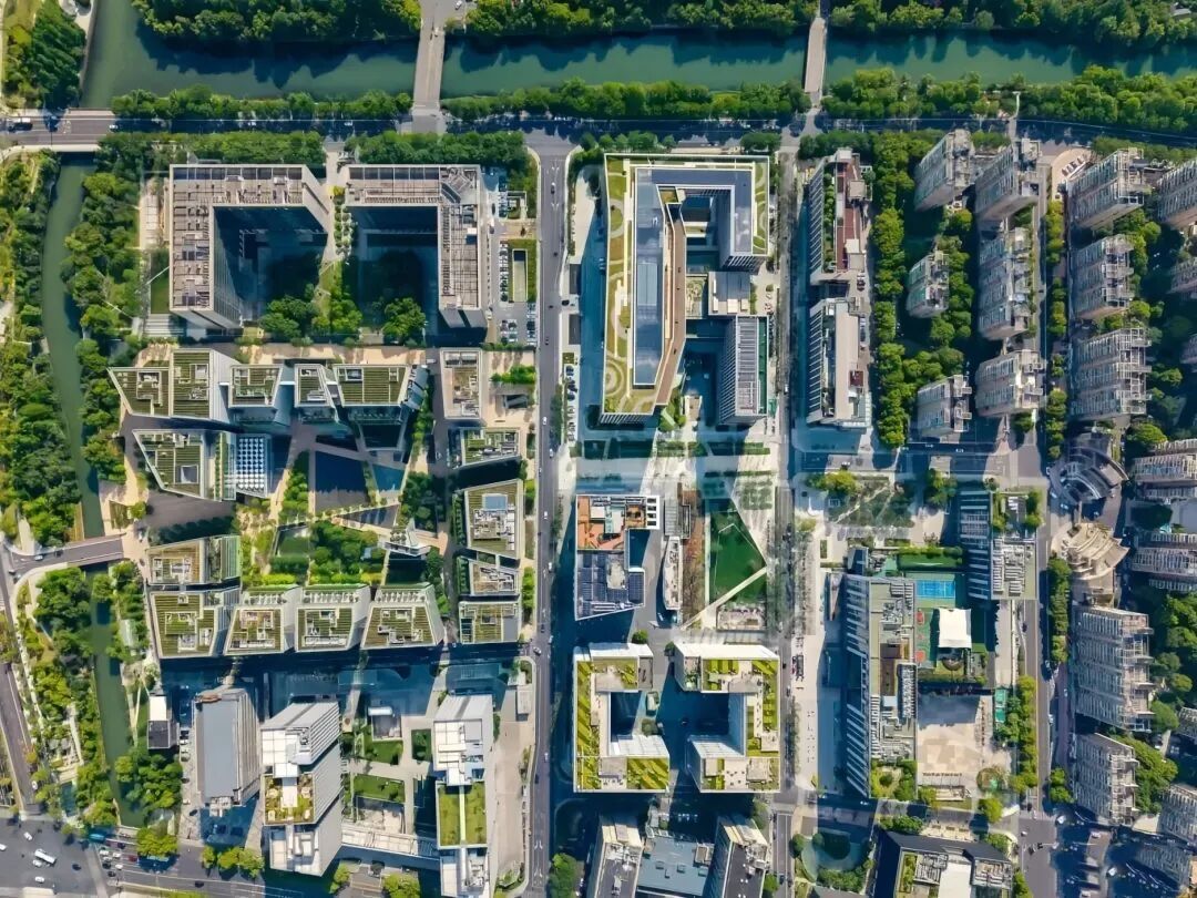 品鉴︱城市里的“垂直森林”——杭州天目里绿化园林景观的艺术与生态共生-8