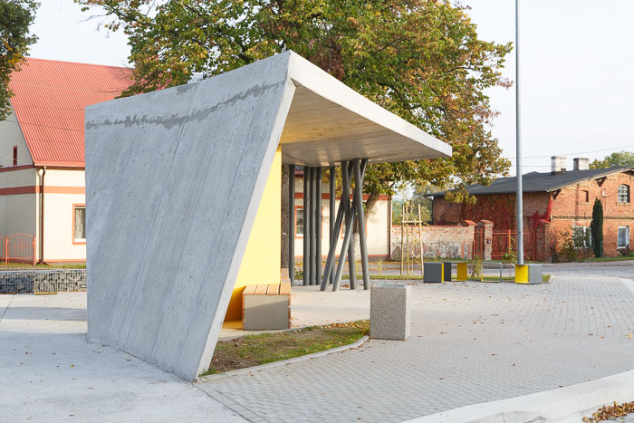 瓦韦尔尼察的乡村广场-16