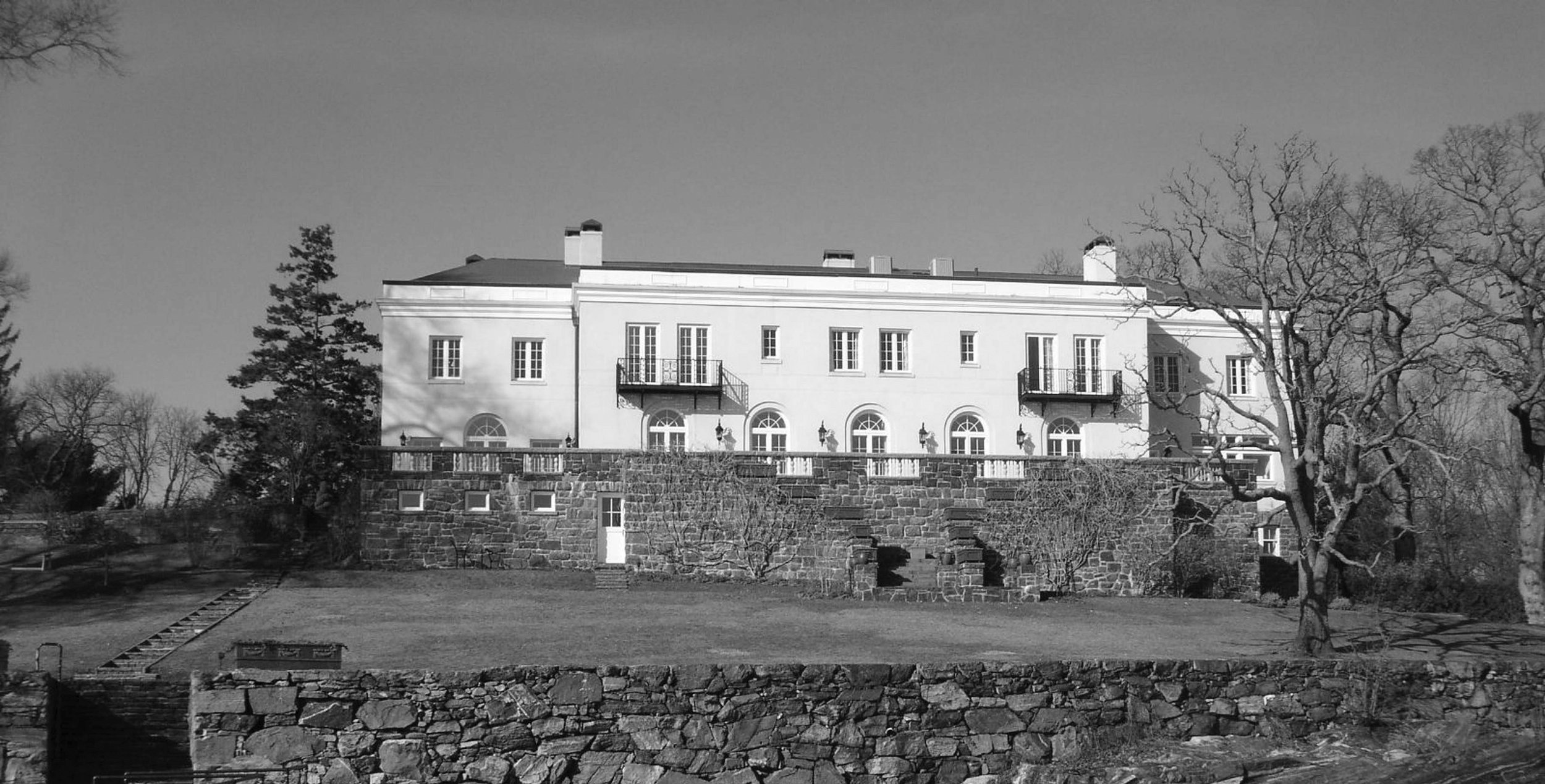 Waterfront Mediterranean Home — Charles Hilton Architects-0