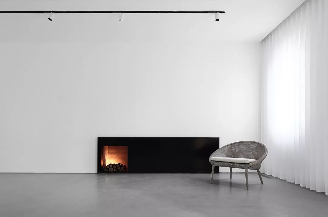 平衡几何与色彩的私宅空间-39