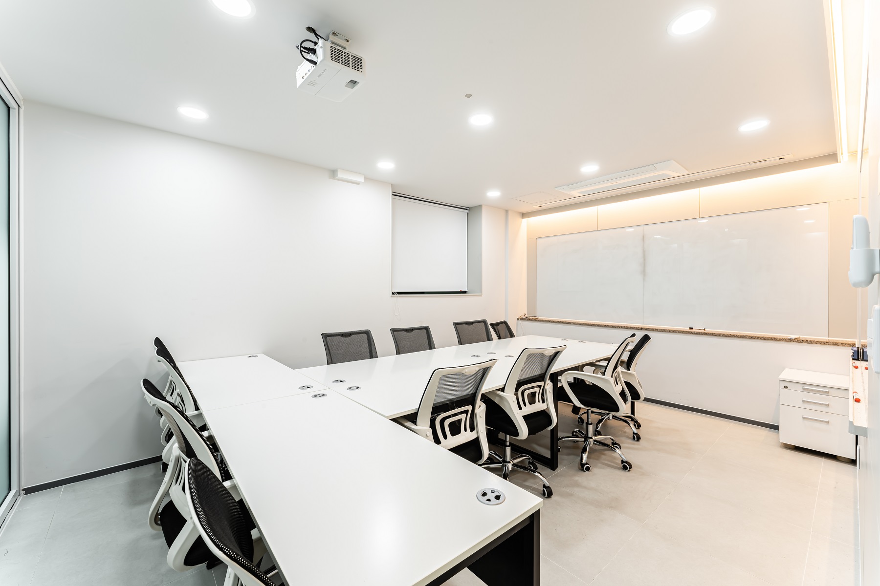 韩国清新白色办公室设计，展现极简之美-10