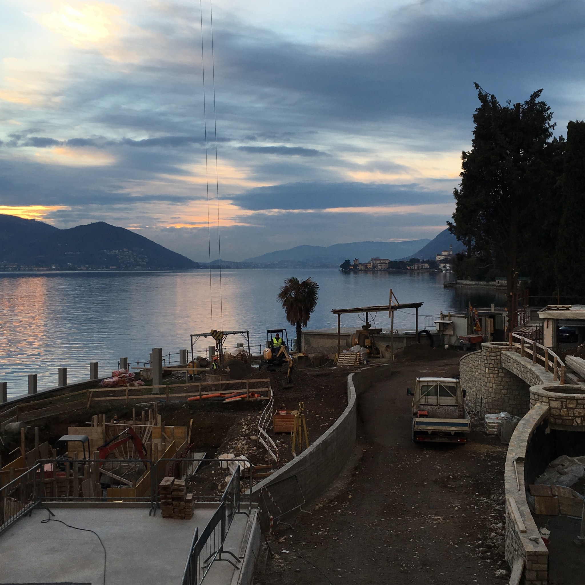 湖景别墅；湖畔住宅（注：这里湖景别墅更强调带有度假、豪华性质的湖边住宅，湖畔住宅则相对更宽泛些，若根据更多背景信息可进一步精准确定仅从The Lakehouse字面常见意思为这二者其一） 丨意大利丨Oliver Burns Studio-4