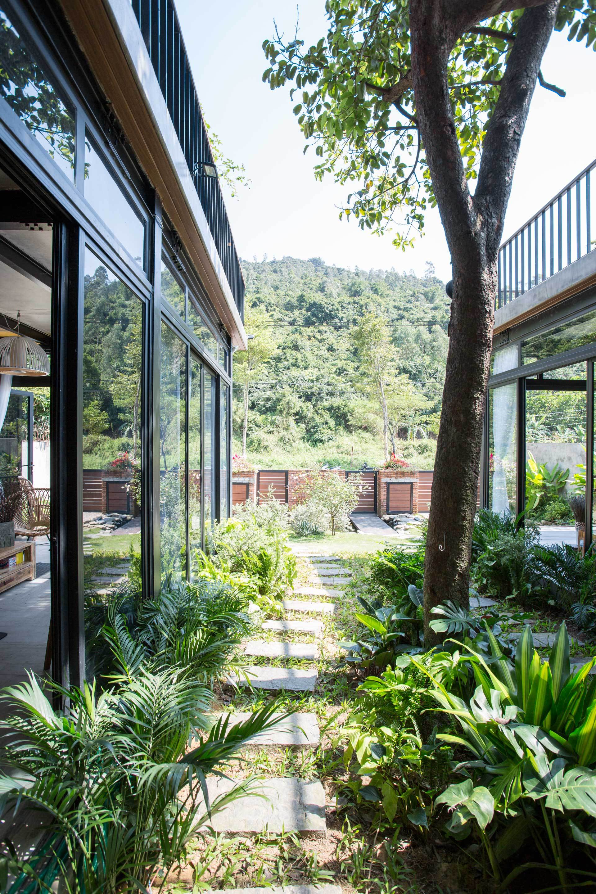 山间双户共享家园·Sơn Trà半岛自然美景中的简约别墅设计-5