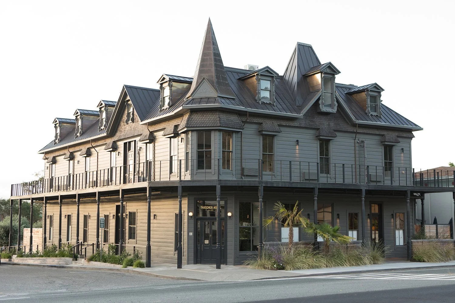 Thatcher Hotel改造项目丨美国加利福尼亚丨Medium Plenty-0