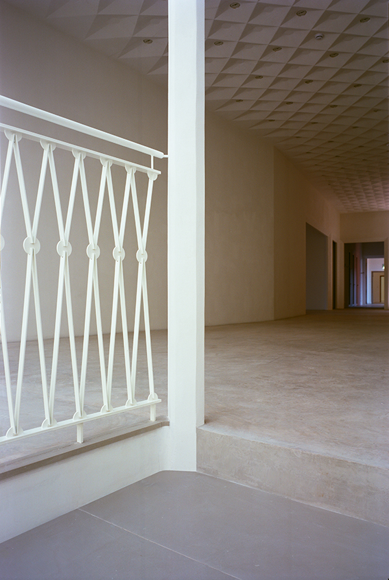 Z33 艺术馆 · 静谧之墙与城市对话-62