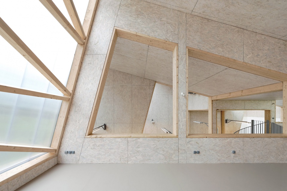 隐形建筑与身体对话 · 法国艺术家工作室设计丨Didier Fiúza Faustino-39