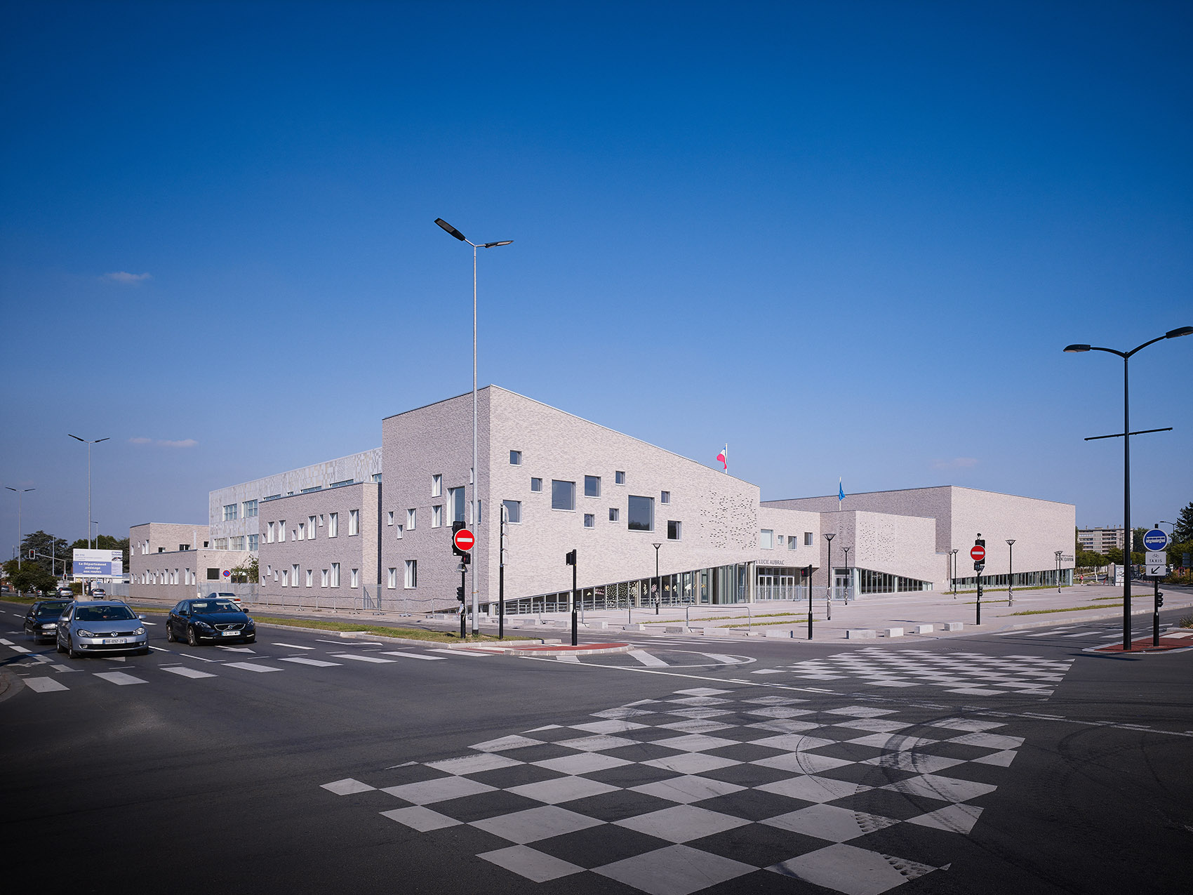 法国 Lucie Aubrac 中学丨Coldefy-3